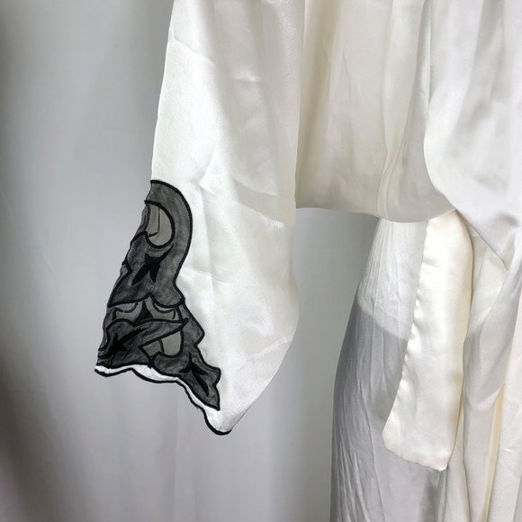 Vintage 80s Natori White Satin Robe Size Small - Picture 4 of 9